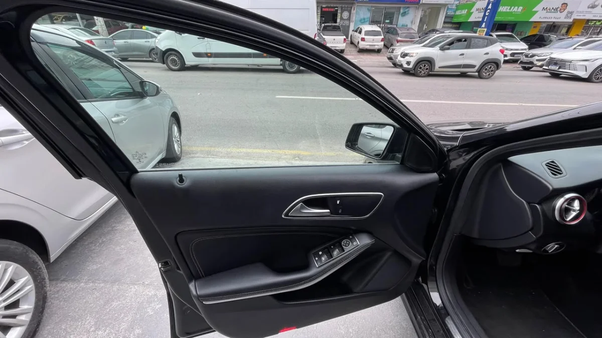 Mercedes Classe A 200 Urban 1.6 Aut. 2014 - Imagem 11