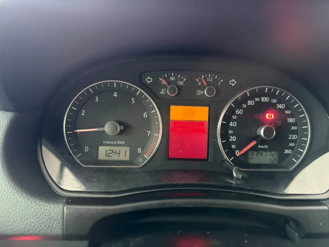 Polo sedan Comfort 2.0 Completo Manual GNV 2013 - Imagem 10
