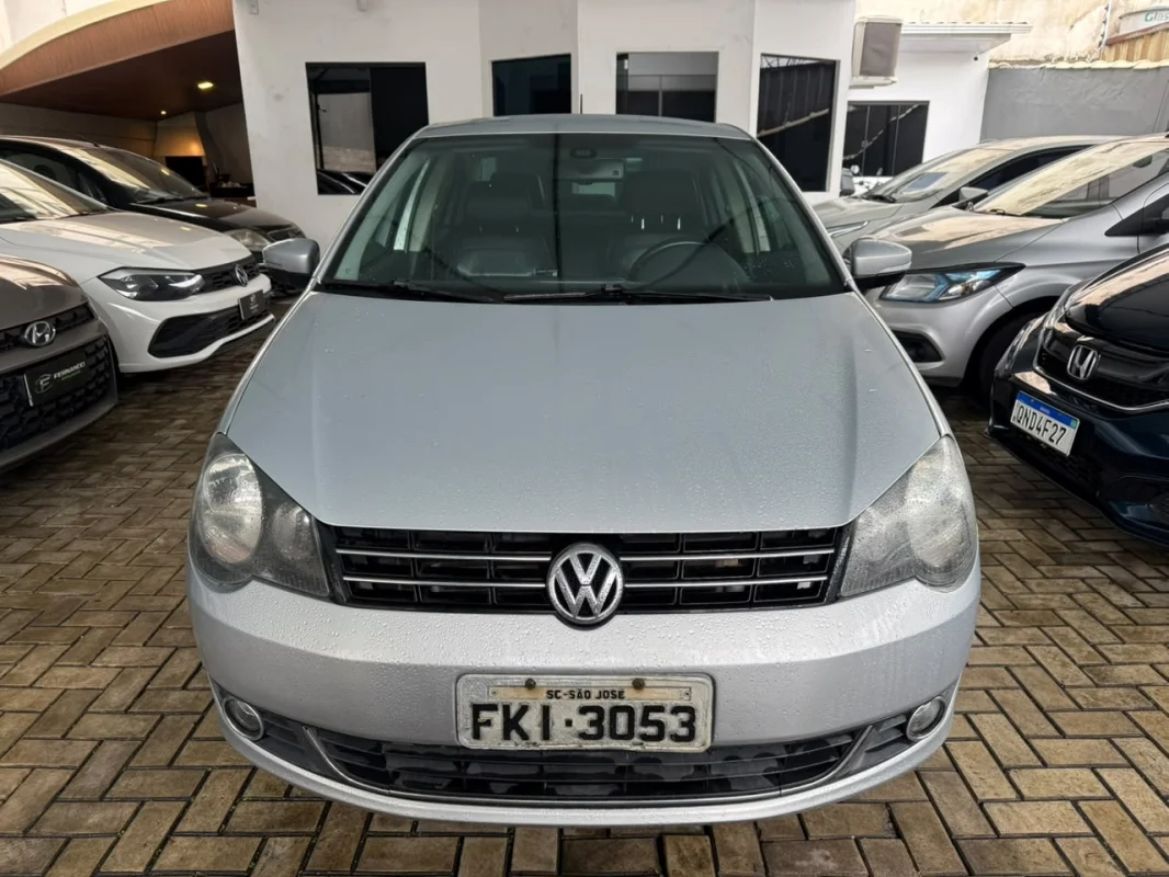 Polo sedan Comfort 2.0 Completo Manual GNV 2013 - Imagem 2