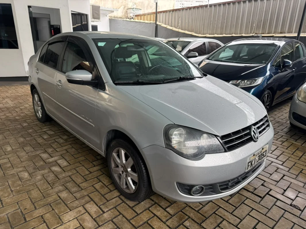 Polo sedan Comfort 2.0 Completo Manual GNV 2013