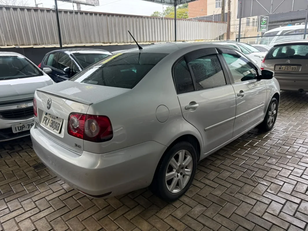 Polo sedan Comfort 2.0 Completo Manual GNV 2013 - Imagem 3