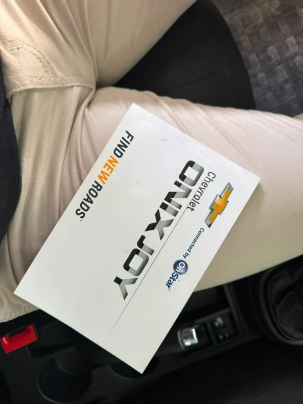 Onix Hatch Joy 1.0 Mec. 2017 - Imagem 11
