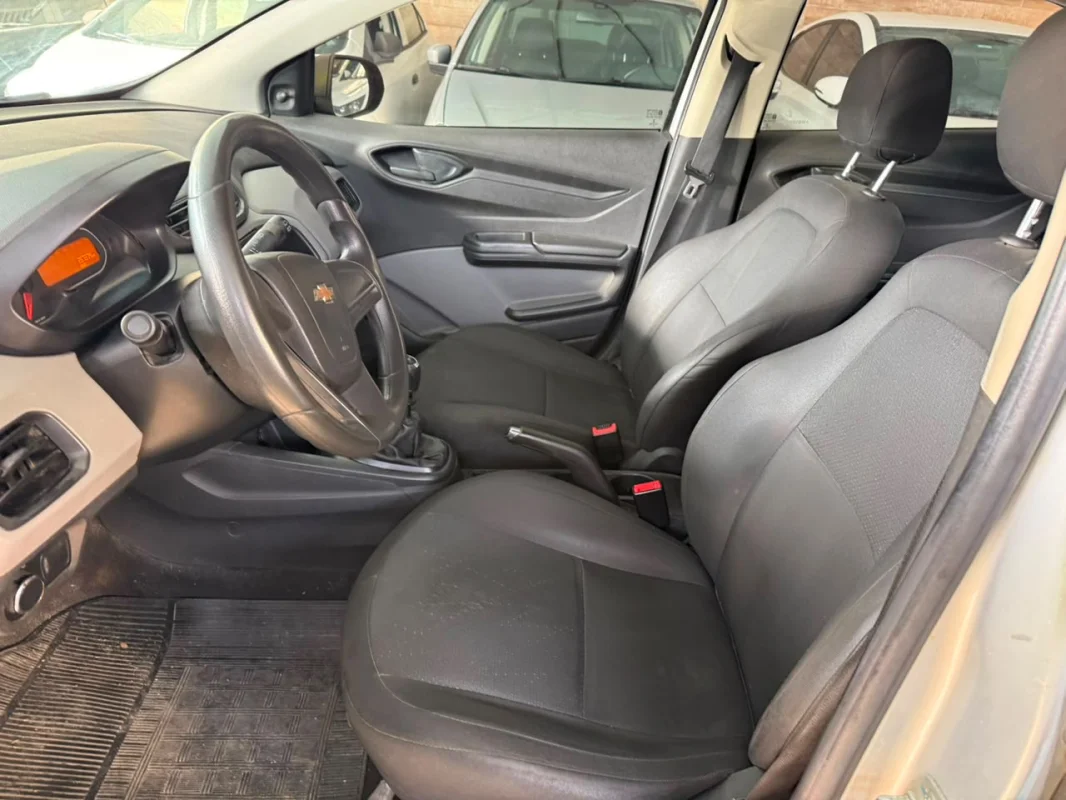 Onix Hatch Joy 1.0 Mec. 2017 - Imagem 9
