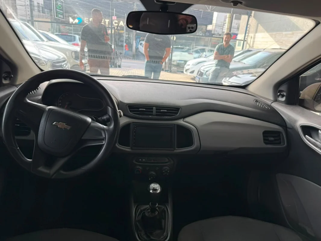 Onix Hatch Joy 1.0 Mec. 2017 - Imagem 7