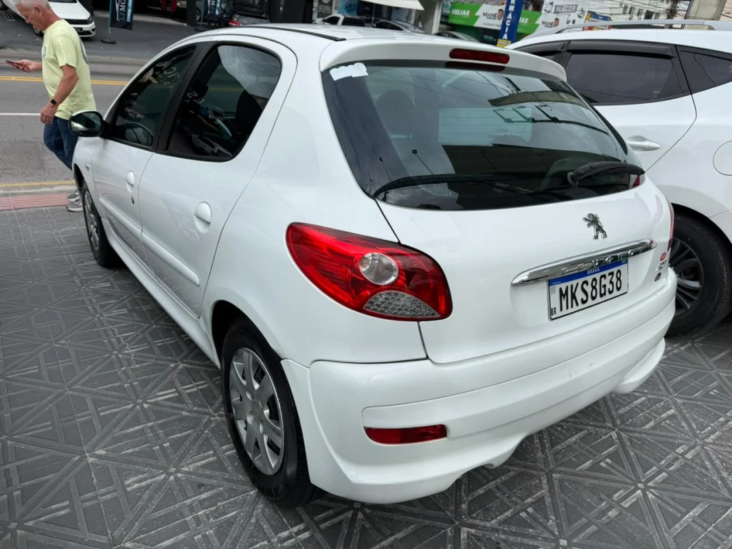 207 XR 1.4 Completo Manual 2013 - Imagem 5