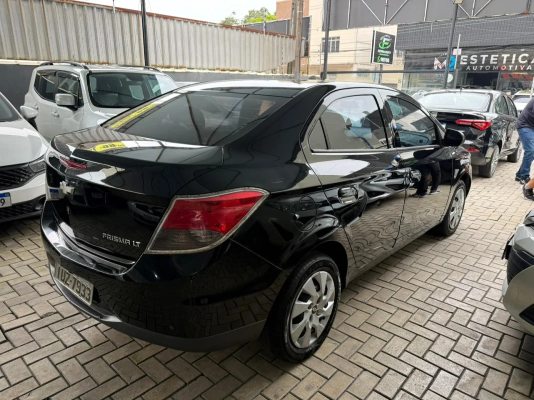 Prisma LT 1.4 Completo Manual 2014 - Imagem 3