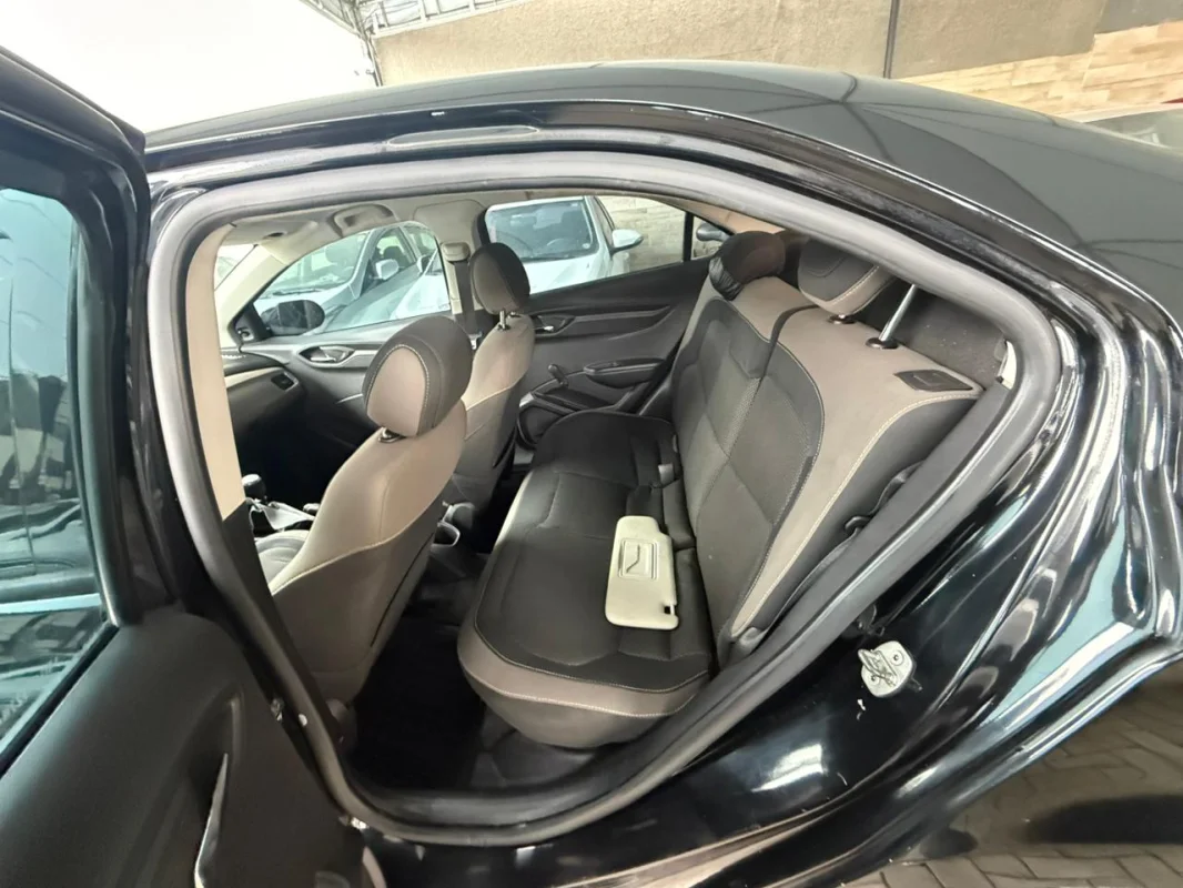 Prisma LT 1.4 Completo Manual 2014 - Imagem 8