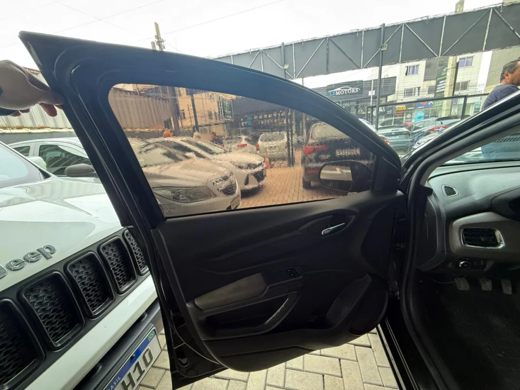 Prisma LT 1.4 Completo Manual 2014 - Imagem 11