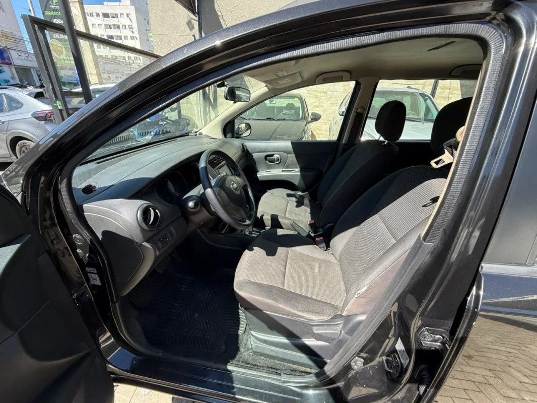 Livina S 1.8 Completo AUTOMÁTICO 2014 - Imagem 10