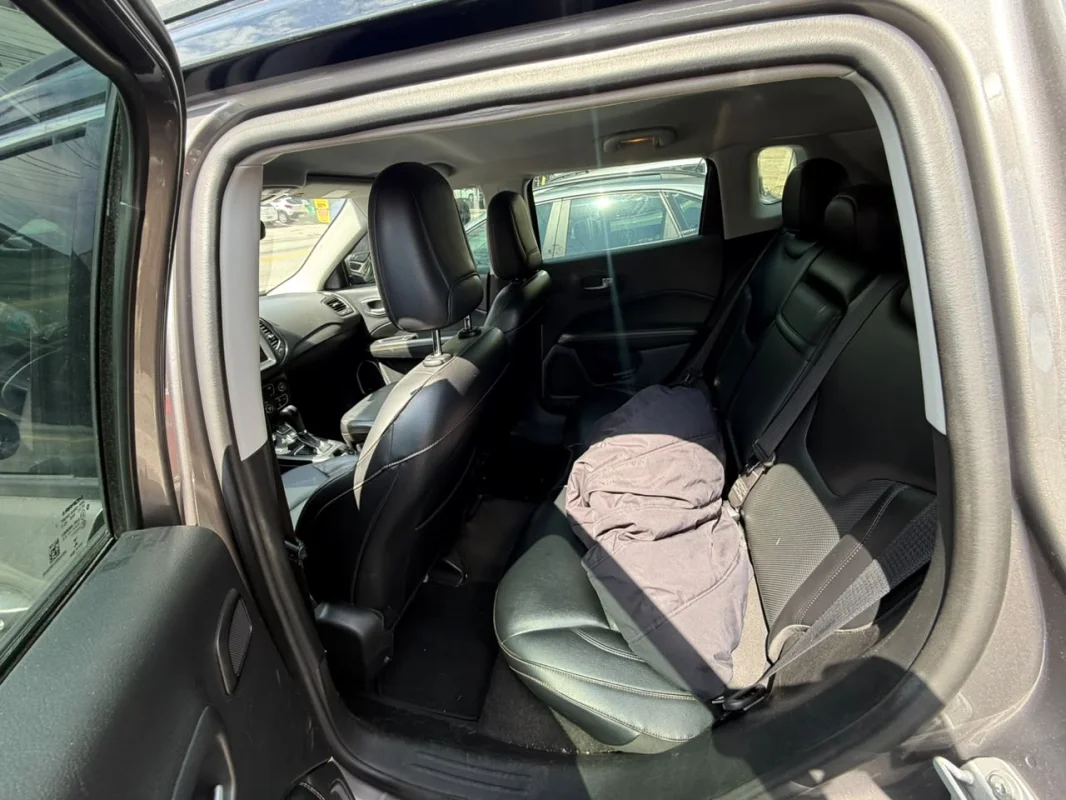 Compass Longitude 2.0 Diesel 4x4 AUTOMÁTICA 2017 - Imagem 8