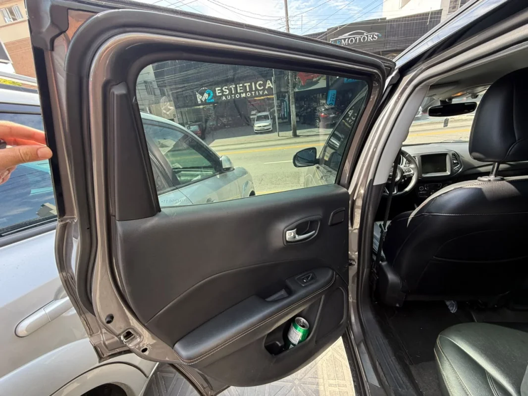 Compass Longitude 2.0 Diesel 4x4 AUTOMÁTICA 2017 - Imagem 13
