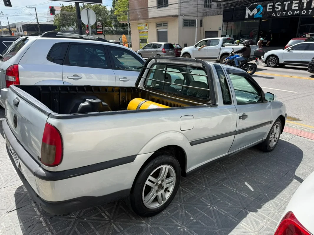 Saveiro Super Surf 1.6 c/ DIRECAO HIDRÁULICA e GNV 1.6 2005 - Imagem 3