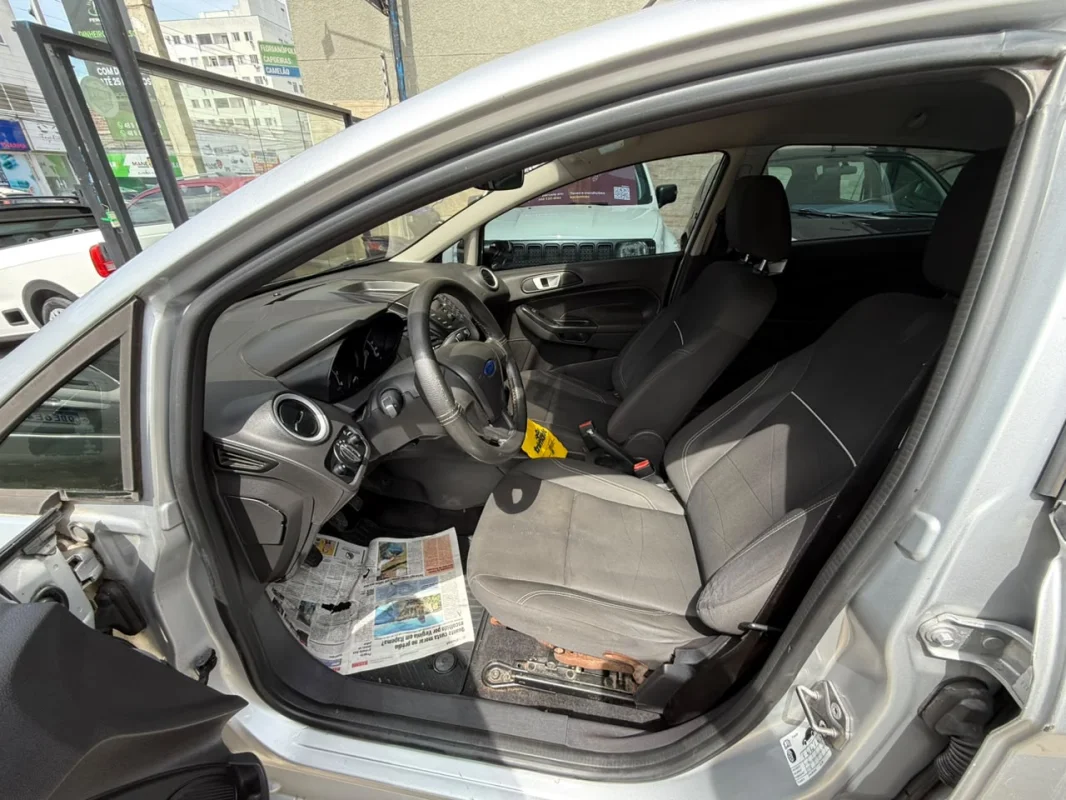Fiesta SE 1.6 Completo MANUAL 2017 - Imagem 10