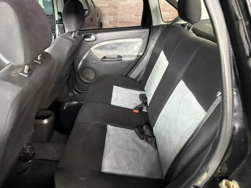 Fiesta Sedan 1.6 Completo Mec. 2010 - Imagem 8