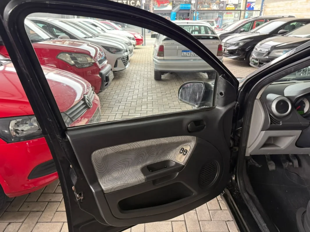 Fiesta Sedan 1.6 Completo Mec. 2010 - Imagem 10