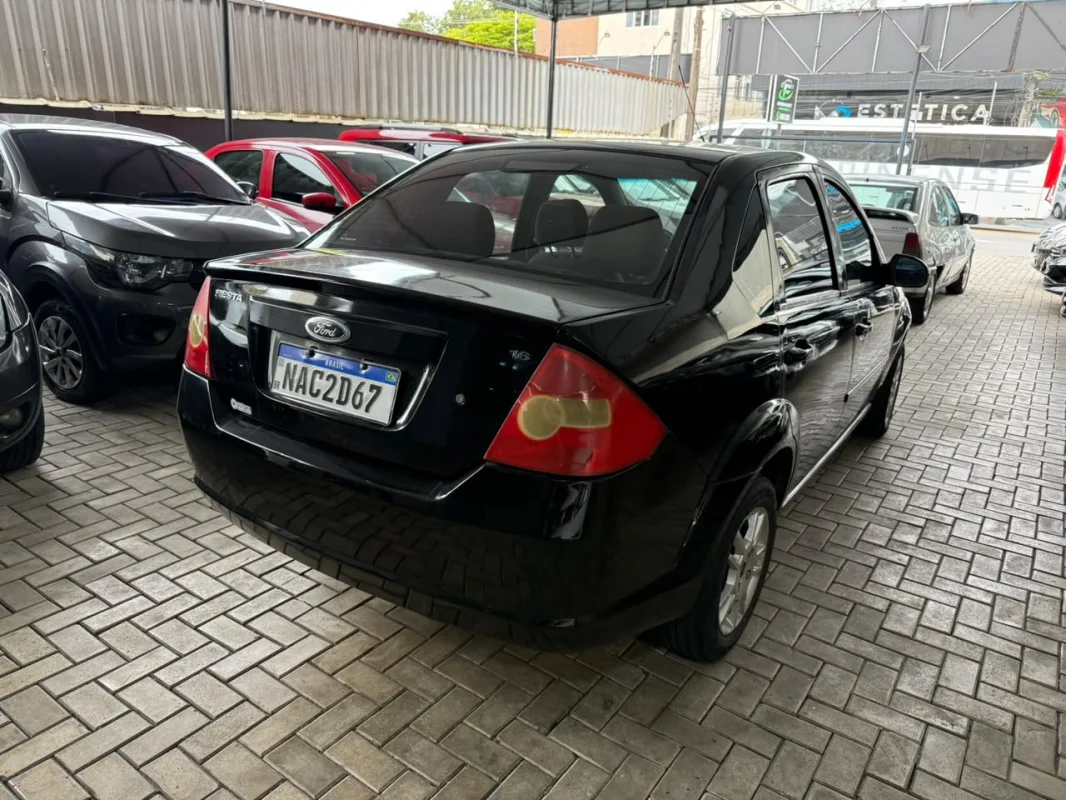 Fiesta Sedan 1.6 Completo Mec. 2010 - Imagem 3