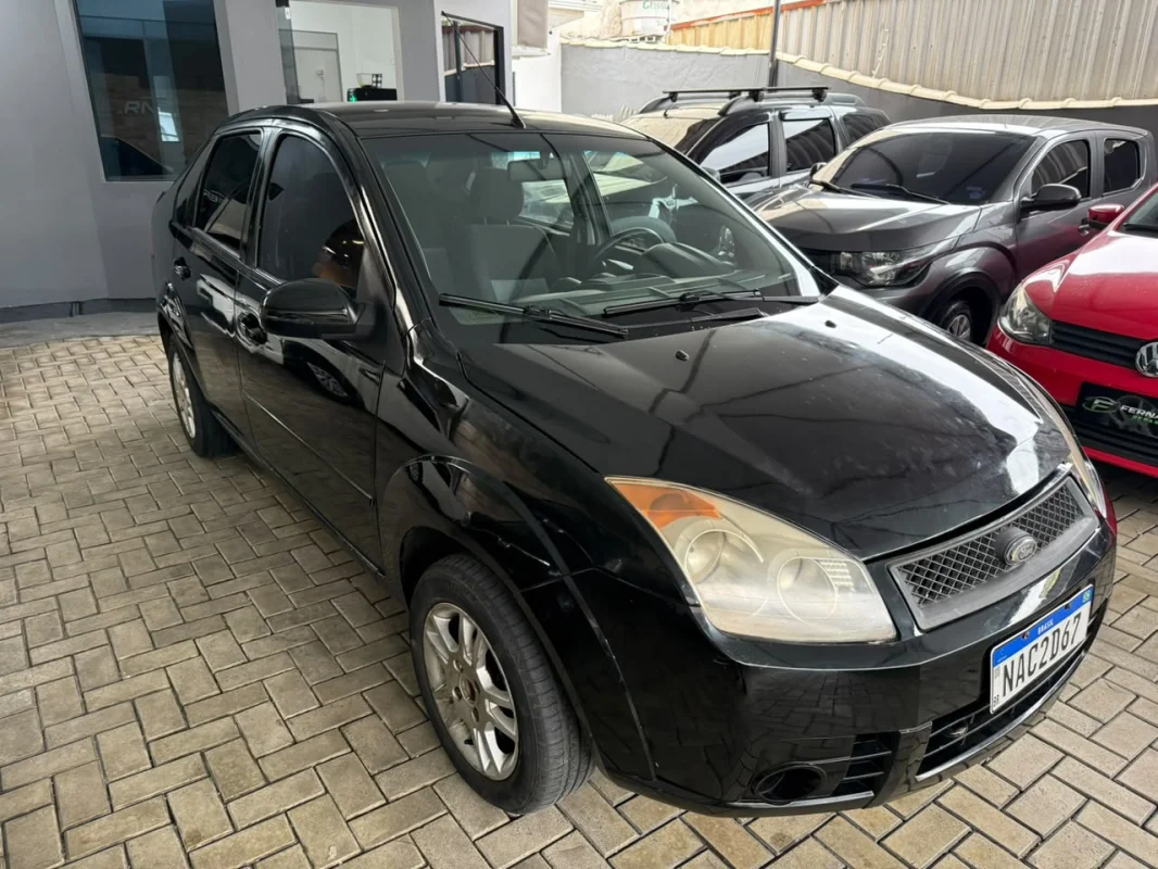 Fiesta Sedan 1.6 Completo Mec. 2010 - Imagem 1