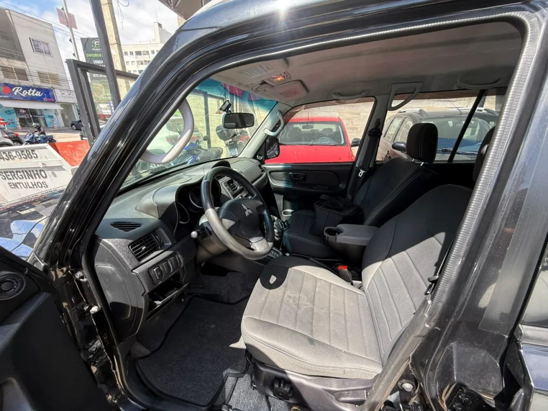 Pajero TR4 2.0 4X2 Completo AUTOMÁTICO 2014 - Imagem 7