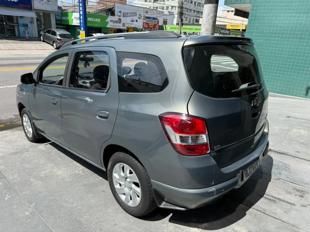 Spin LTZ 1.8 aut 7 LUGARES 2013 - Imagem 5