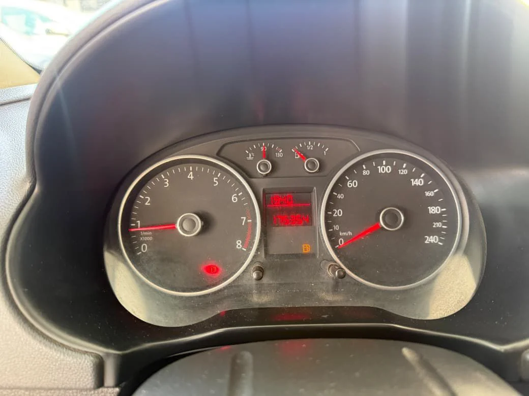 Voyage 1.6 Completo Manual 2015 - Imagem 9