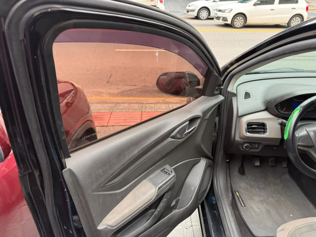 Prisma LT 1.4 Mec. 2015 - Imagem 11